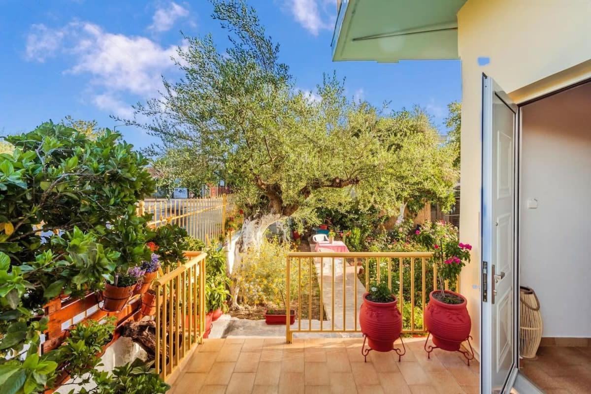 Summer Rose Garden Getaway - A Step To The Beach Kalamata Exteriör bild