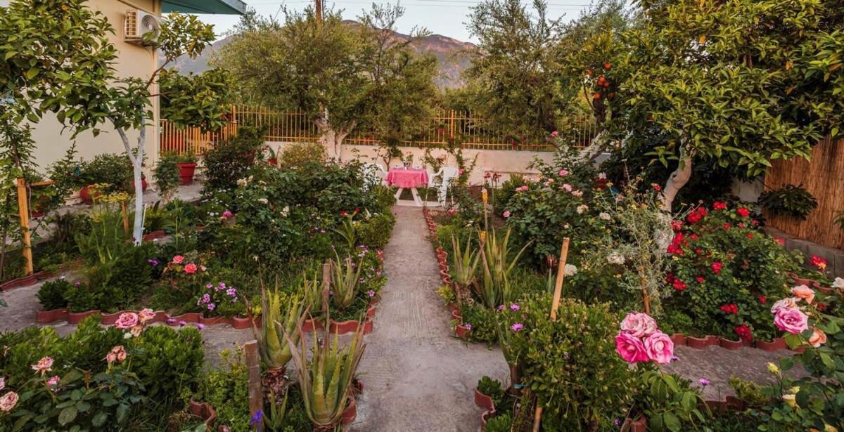 Summer Rose Garden Getaway - A Step To The Beach Kalamata Exteriör bild