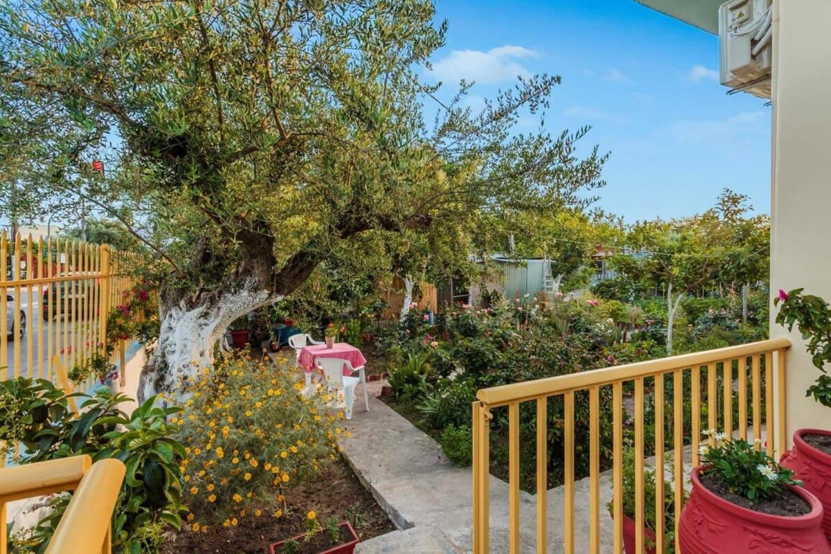 Summer Rose Garden Getaway - A Step To The Beach Kalamata Exteriör bild